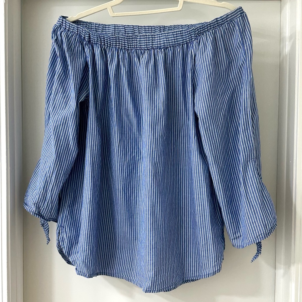 beachlunchlounge Blue & White Seersucker Off-Shoulder Relaxed Blouse, Size L